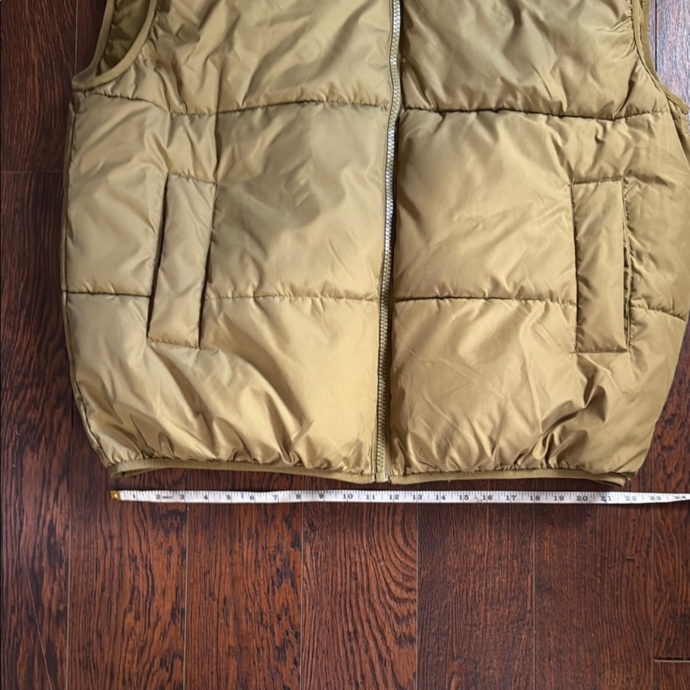 ๐ท&๐ผ Quilted Puffer Vest with Stand-Up Collar - Picture 7 of 9